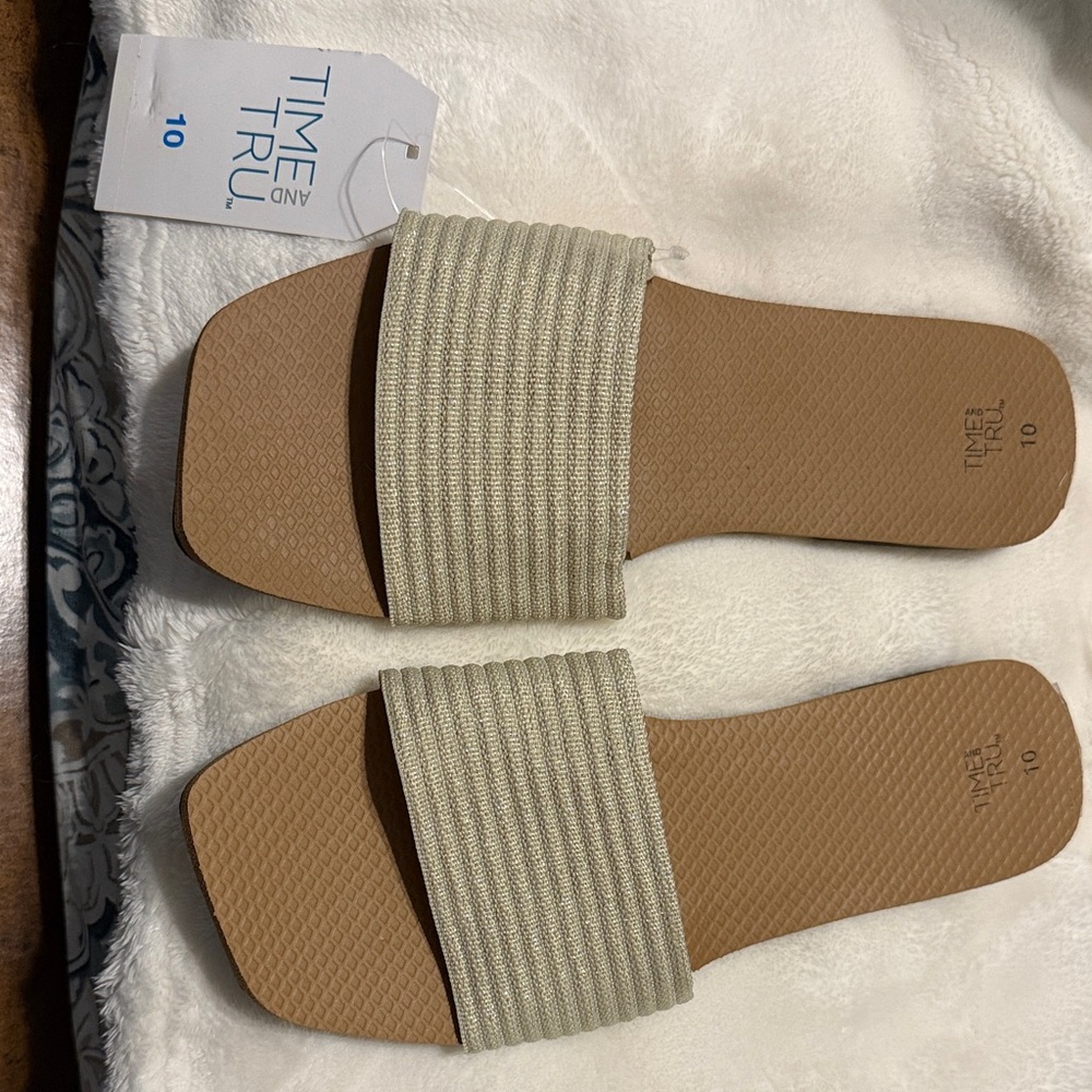 Time and Tru Women's Cream Ribbed Slide Sandals
